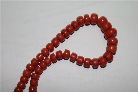 A single strand graduated coral bead necklace, 53cm.